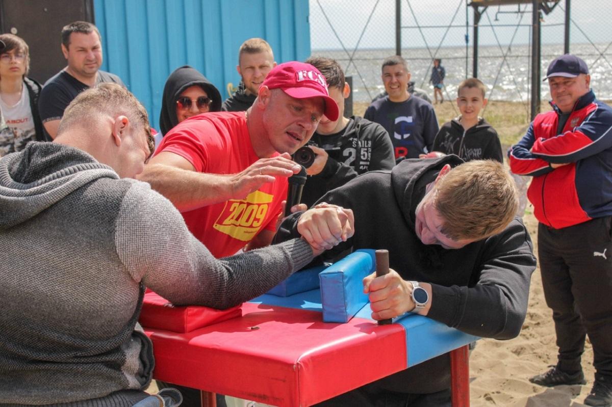 Фото «Показать хорошее регби»: в Новосибирске прошли соревнования по пляжной игре 4